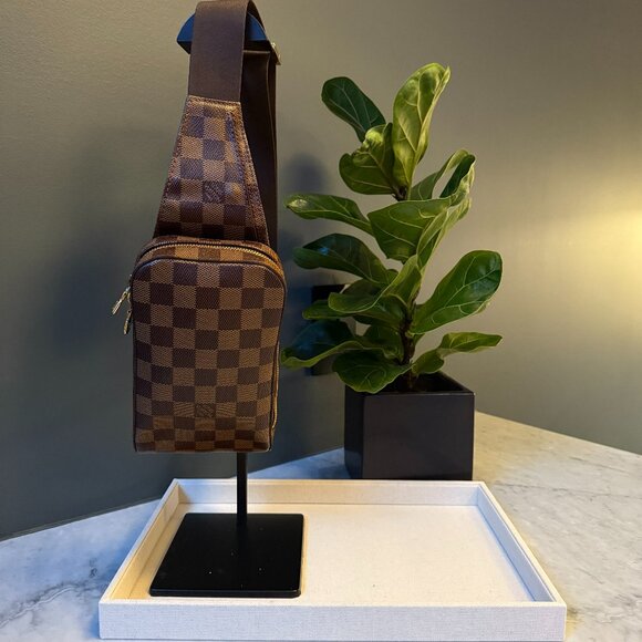 Louis Vuitton Damier Ebene Geronimo Crossbody - Picture 2 of 13